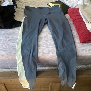 Under Armor size M compression pants